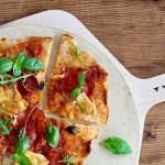 Pizza piccante al salame low carb
