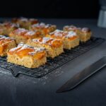 Torta in teglia low carb all'albicocca