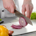 Per quali lavori di taglio è adatto il coltello Santoku?